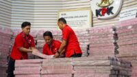 KPK-Serahkan-Barang-Rampasan-Negara-kepada-PT-Taspen-Senilai-Rp883-Miliar-image_large