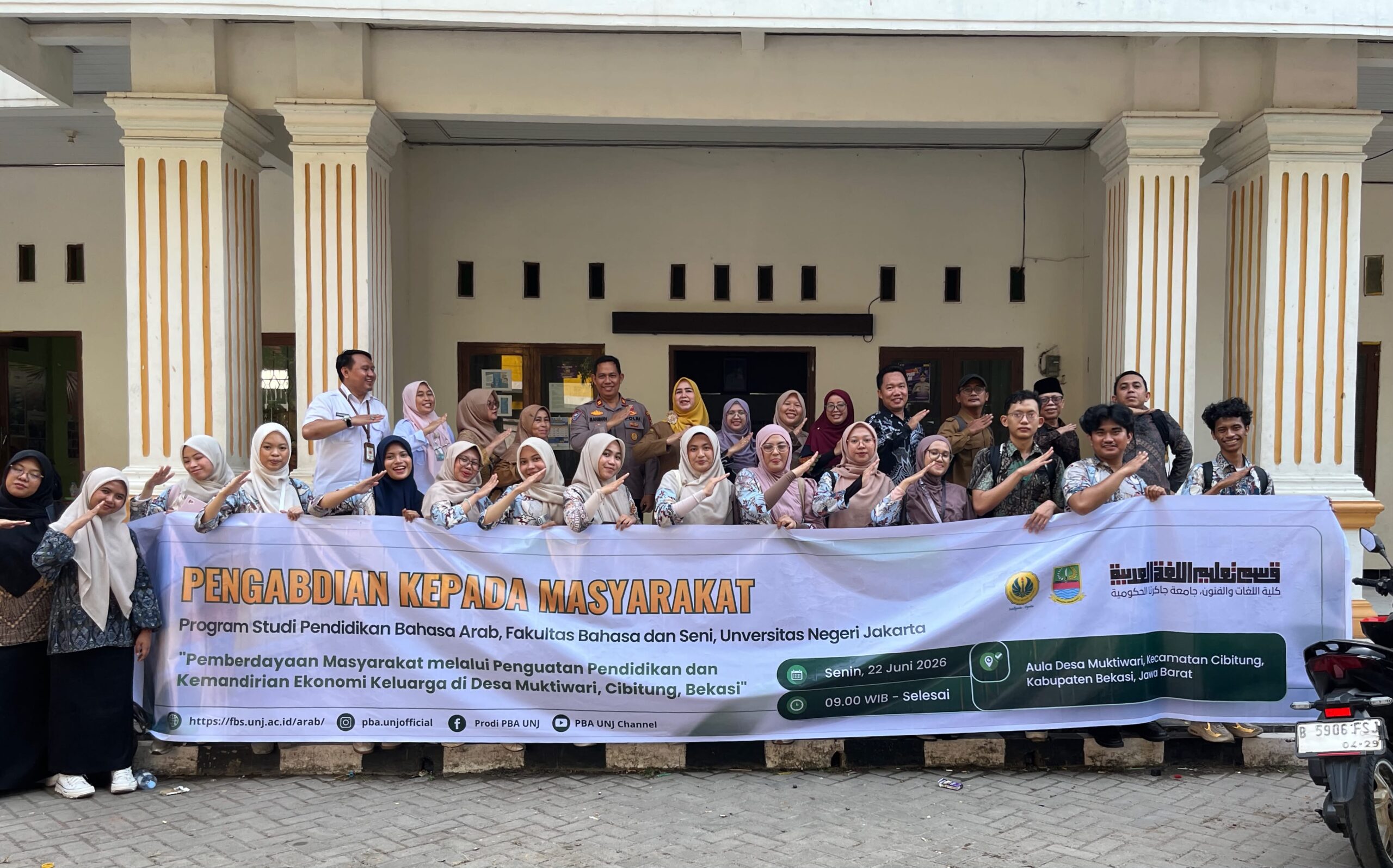 FOTO: Prodi PBA UNJ Gelar Pengabdian kepada Masyarakat Terintegrasi KKN di Desa Muktiwari: Optimalisasi Potensi Lokal dan Digital (Siti Masyitoh/INFOZONE)